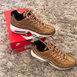 Women’s Nike AirMax 95 QS Gold